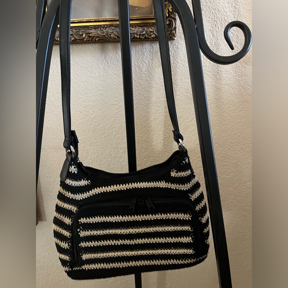 Black & tan woven purse with removable black wallet